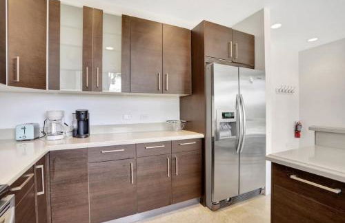 Coastal Condo Deerfield Beach Retreat 3 bed 2 bath - Photo 28