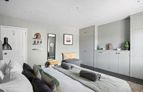 Enchanting 3BR House in Lymington with Garden - Foto 9