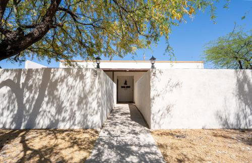 Spring Dream 2BR Apt with Parking in the Heart of DT - Foto 11