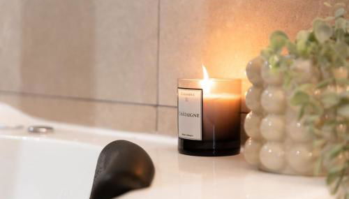 Love Life Room-Jacuzzi-Netflix-Accès-24/7-Privé - Photo 3