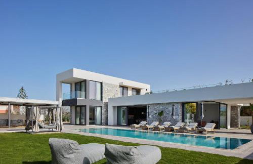 Manza Villa - 850m to Beach with Pickleball Court by etouri - Photo 1