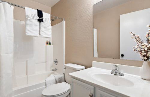 Chill and Relax Luxury Retreat with Pool Spa Game Room and Steam Room - Foto 50