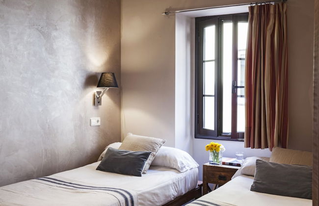 AinB Las Ramblas-Guardia Apartments - Photo 1