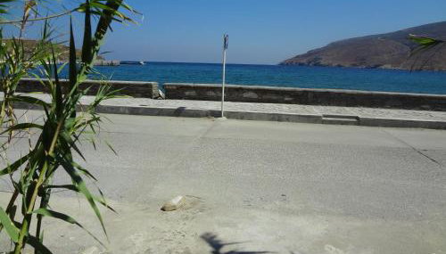 In front of the Beach. - Foto 3