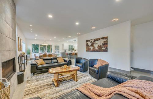 Waterfront Patio! Stylish Family Home in Everett - Photo 7