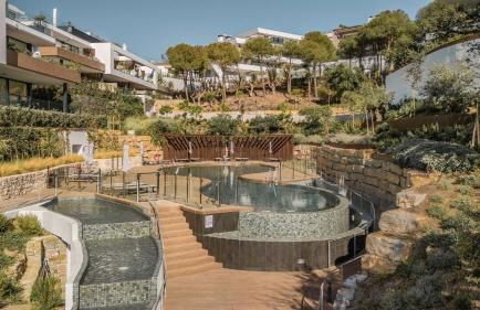 Casa Sol Luxury Rooftop Penthouse Gym Spa Pools - Photo 17