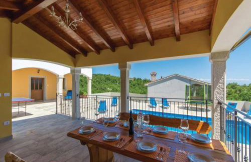 Villa in Skitaca with Pool and Sea Views - Photo 31