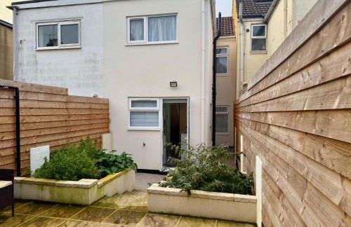 Cosy Retreat Your Home Away - Photo 22