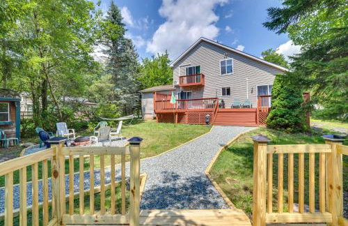 Private Hot Tub Lakefront Poconos Home! - Foto 27