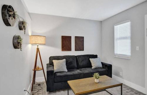 Rustic Retreats Beachy 1BR for 4 guests in the heart of Fort Lauderdale - Foto 6
