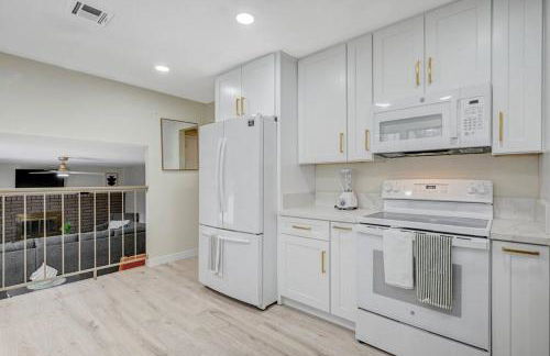 New Poolside Paradise in Vegas with BBQ and Games - Foto 13