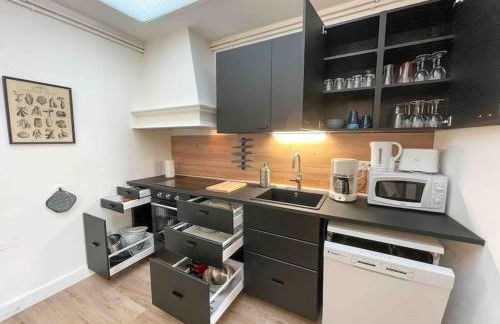 4 Ch - 10 pers - Grande Maison - Parking - Jardin - BBQ - Foto 18