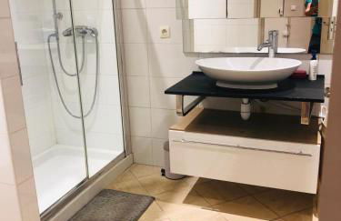 City center cute flat with sea view one bedroom - Photo 5