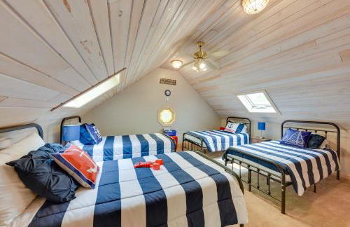 Pistakee Lake Estate with Boat Dock and Hot Tub! - Foto 27