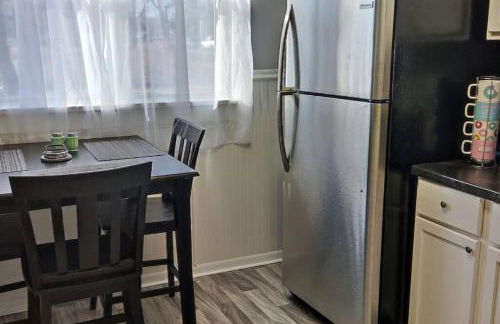 Perfect Combo of Charm & Comfort- 2Bedroom Home - Foto 21