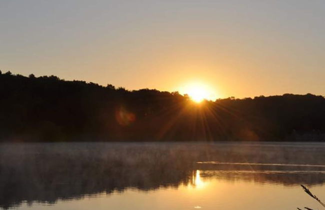 Modernly Furnished Cottage With Beautiful Terrace by a Lake - Foto 46