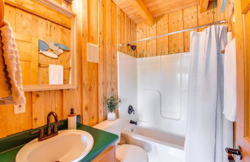 Walk to Lake Keowee Idyllic Six Mile Cabin! - Foto 15