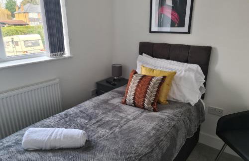 SAV 5 bedroom Executive detached house in Leiceste - Photo 25