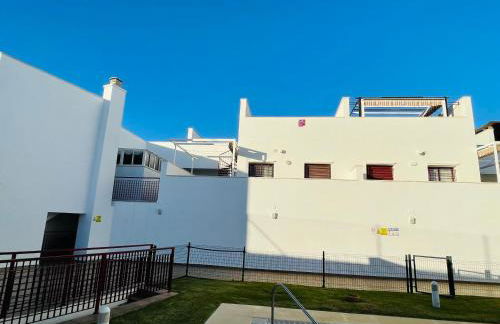 Ático Premium Conil con 2 terrazas, parking, piscina, Aire Ac y WIFI -SOLO FAMILIAS Y PAREJAS- - Foto 44