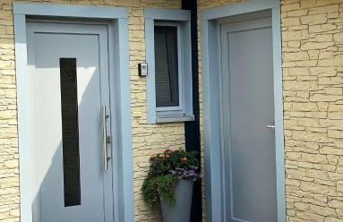 Ferienhaus Deluxe, direkt am See, mit hauseigener Panorama Außensauna, zwei Badezimmern, Tretboot, Kamin, in direkter nähe zum Kinderspieleparadies sowie Reit- und Ponyhof, 1 bis 8 Personen - Photo 4