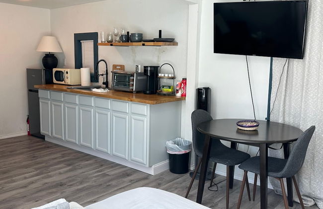 Cute Tiny House With Fenced Yard Near Plaza Dist - Photo 12