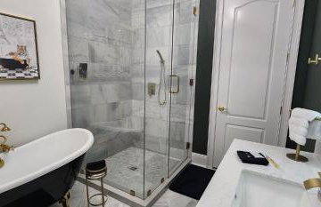 The Luxe Building- 2 Bedroom Apartment in Metropolis - Photo 16
