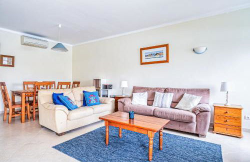 Pool View 2 bedroom 1st floor apartment, Oasis Parque near Alvor AT14 - Foto 35