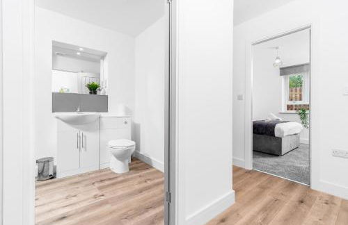 Stylish Apartment - 2 Bedrooms - Balcony - Parking - Netflix - Wifi - 7MC - Foto 36