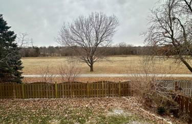 Spacious 4-bed family home with park views - Foto 39