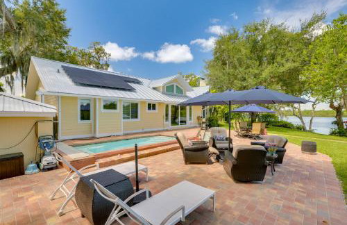 Pool & Hot Tub Access: Riverfront Florida Studio - Photo 19
