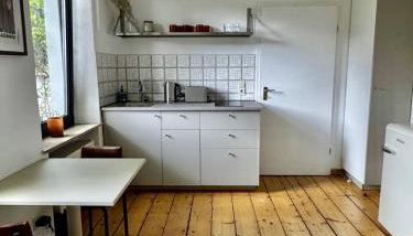 Westside Apartment - Photo 2