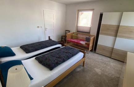 Übernachtungen 75 m2 Unterkunft Großer Parkplatz WLAN 1 Stock im Haus - Foto 18