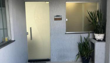 Apatapamento 2 quartos com excelente localização, segurança e com tudo o que você e sua família precisam pra uma estadia confortável! - Foto 5