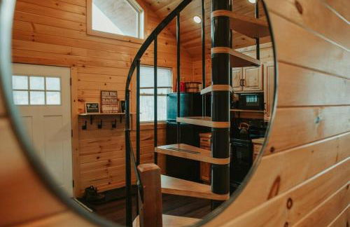 Mountainscape: Peaceful & Skiing - Photo 11