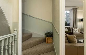 3-Bed Georgian Townhouse Next to Wellbeing Clinic - Foto 45