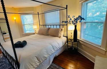 4 Bedroom DC's Best Location with Parking, Walk to Clarendon Metro, Shopping and Nightlife! - Foto 11