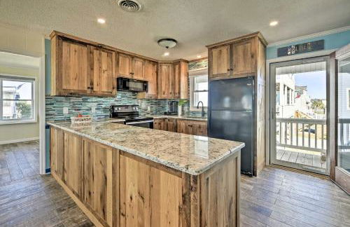 Coastal Home Walk to Holden Beach! - Foto 6