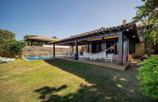 Casa com Cinco Quartos Pé na Areia - Foto 28