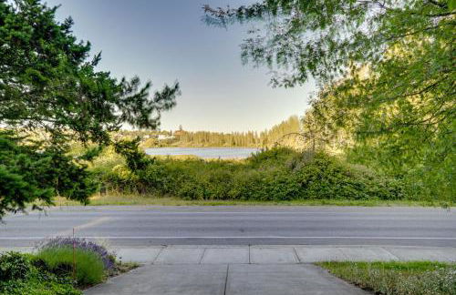 Less Than 1 Mi to Jefferson Healthcare Nurse-Ready Rental - Foto 3