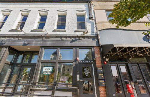 Rustic-Industrial Loft with Courthouse Views apts - Photo 34