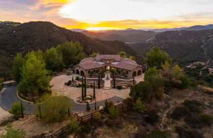 Hilltop Estate w/ Pool, Hot Tub, Fire Pit, Views Cleveland Vista by Avantstay - Foto 147