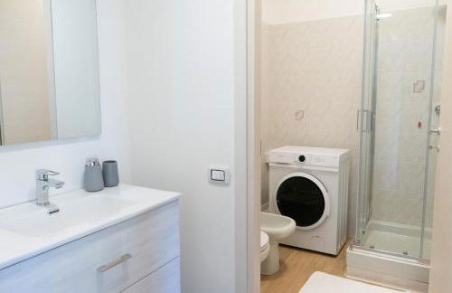 Arcimboldi's Nest - Close to Metro and Train - Foto 14