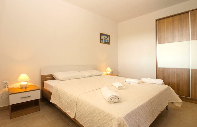 Apartment 1215 - Photo 4