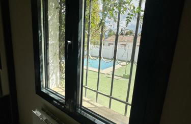 Chalet independiente en zona residencial rural con piscina privada - Foto 33