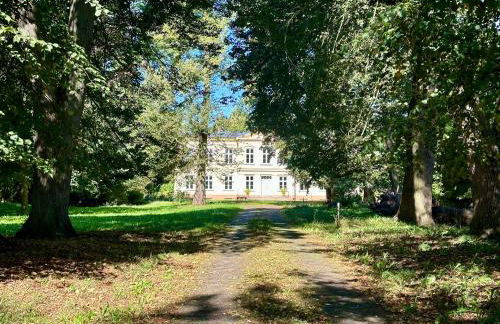 Kutscherhaus am Herrenhaus Bauer - Foto 1