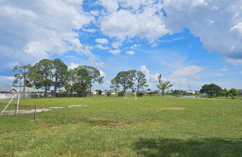 Magical Getaway- Cozy Home Minutes from Disney, Restaurants & Outlets! - Foto 43