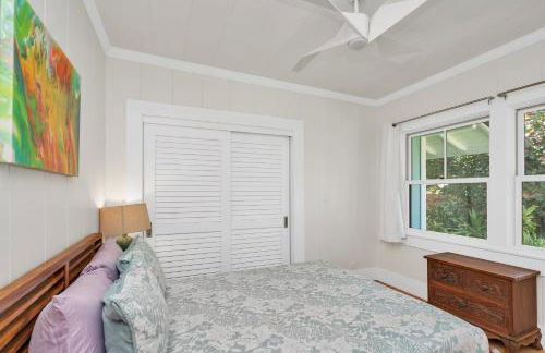 Gorgeous Renovated 1937 Plantation Style Beach House 50 Steps To The Center Of The Beach 5 Bedroom Home by RedAwning - Foto 138