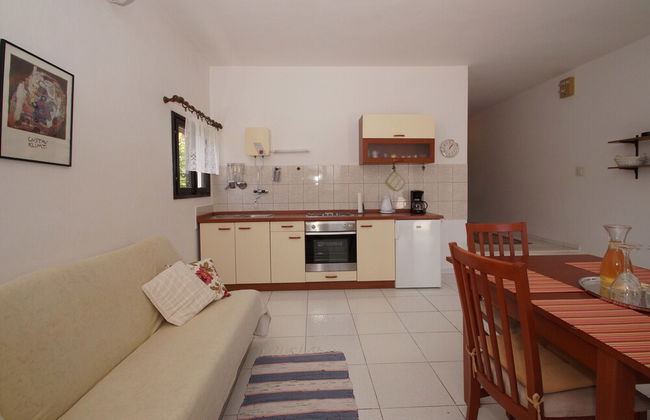 South Island Apartments - Photo 21