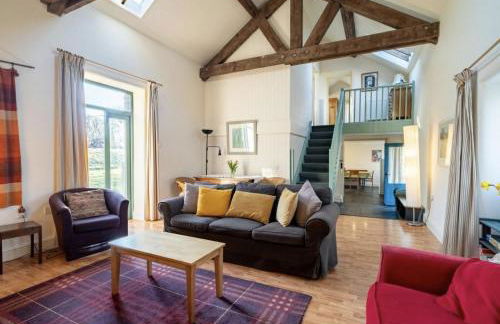 Pretty barn conversion in seaside village - Photo 5