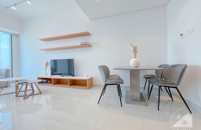 Luxury 1B With Balcony in Blue Wave Tower Dubai - Photo 11